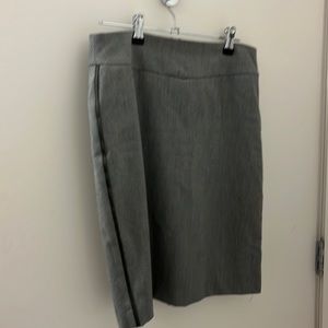 Size 4 Halogen grey pencil skirt